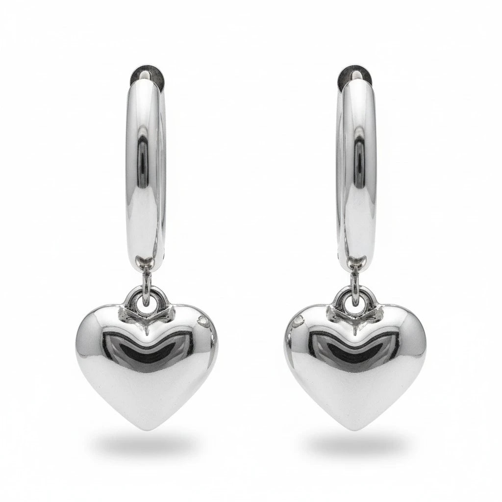 Aretes de argolla plateados con dije de corazón brillante de Mi tienda 2, diseño elegante y minimalista.